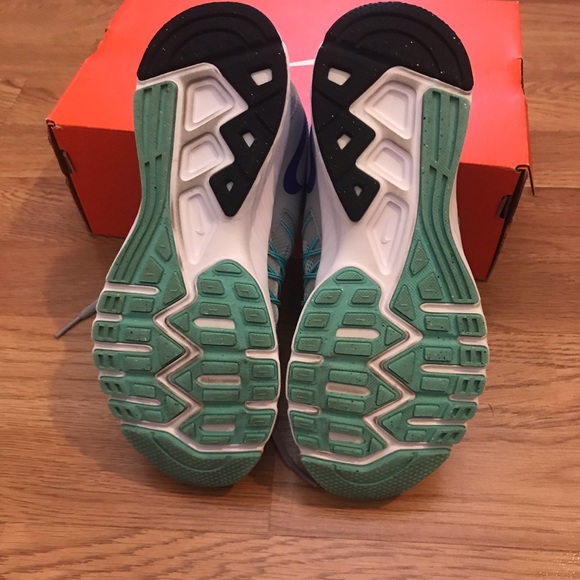 Womens nike air (size 6 ) - Picture 5 of 5